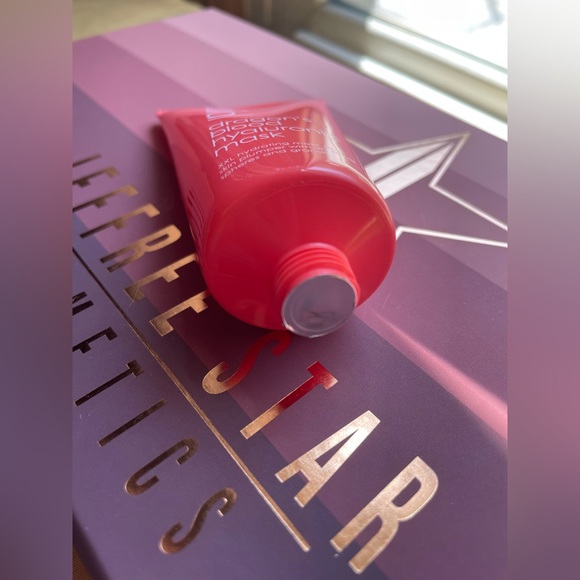 New •Rodials Dragon Blood Hyaluronic Mask - Picture 6 of 6